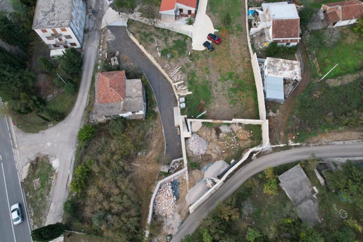 Kuća 100m2 sa prostranim placem od 1703m2 u Djurmanima, opstina Bar