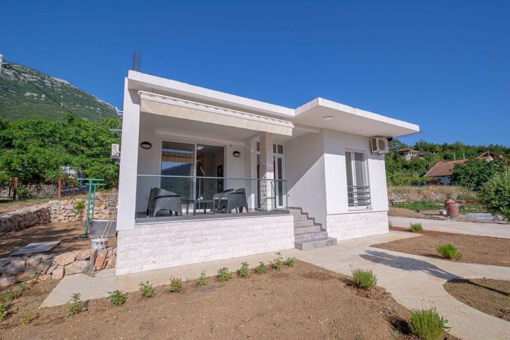 Kuća 100m2 sa prostranim placem od 1703m2 u Djurmanima, opstina Bar