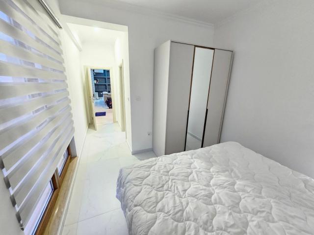 Nov dvosoban penthouse 166m2 sa pogledom na more i garaznim mestom