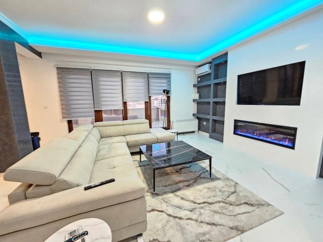 Nov dvosoban penthouse 166m2 sa pogledom na more i garaznim mestom