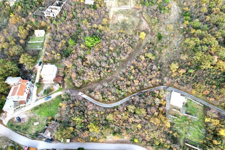 Gradjevinski plac 2,951m2 sa idejnim resenjem u Markovićima