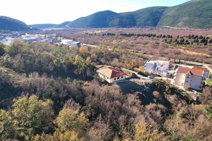 Na prodaju plac 1.250 m² u Prijevoru – Opština Budva