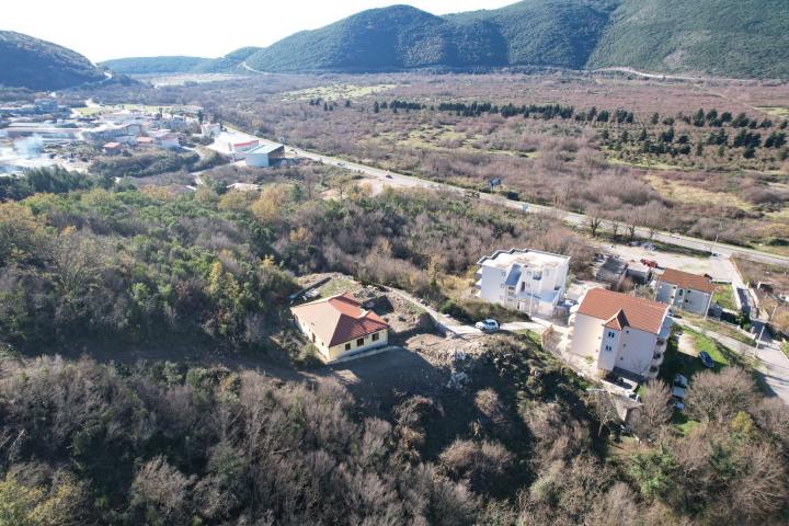 Na prodaju plac 1.250 m² u Prijevoru – Opština Budva