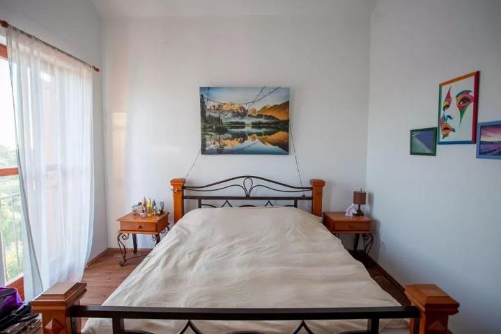 Luksuzna kamena vila s bazenom i pogledom na more u Zagori, Kotor