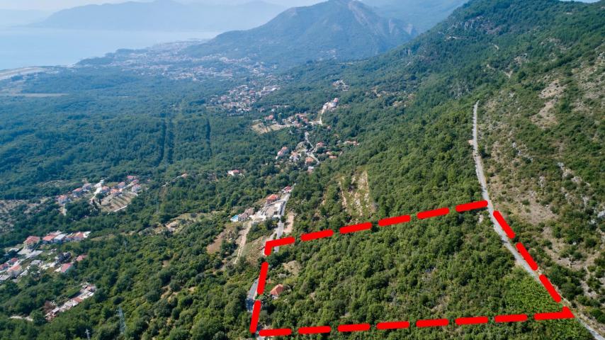 Prodaja građevinskog zemljišta 13.320 m² u Kavaču, opština Kotor