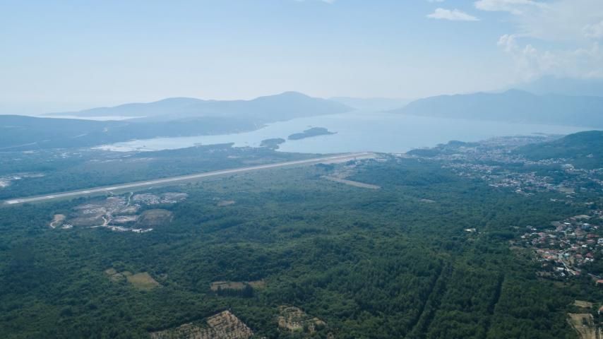 Prodaja građevinskog zemljišta 13.320 m² u Kavaču, opština Kotor