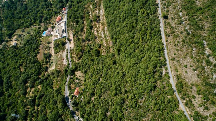 Prodaja građevinskog zemljišta 13.320 m² u Kavaču, opština Kotor