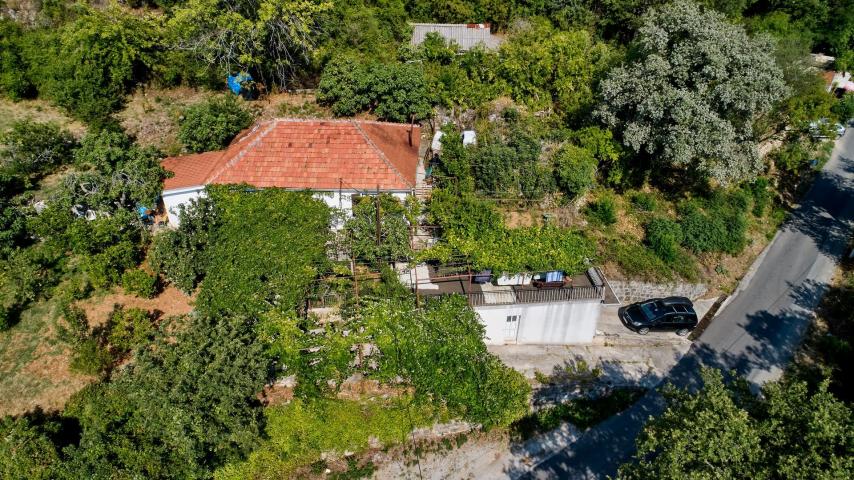 Prodaja građevinskog zemljišta 13.320 m² u Kavaču, opština Kotor