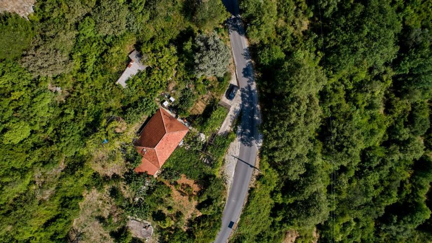 Prodaja građevinskog zemljišta 13.320 m² u Kavaču, opština Kotor