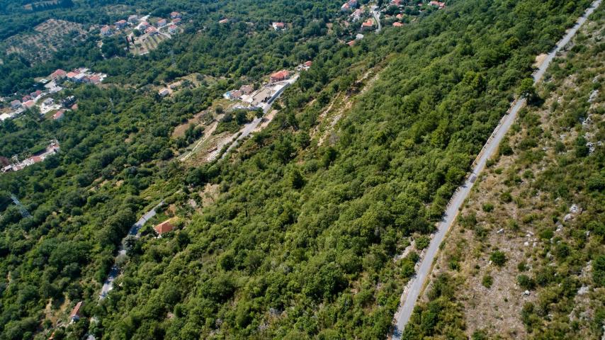 Prodaja građevinskog zemljišta 13.320 m² u Kavaču, opština Kotor