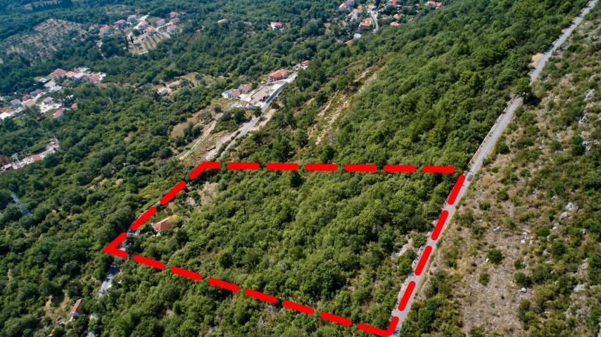 Prodaja građevinskog zemljišta 13.320 m² u Kavaču, opština Kotor