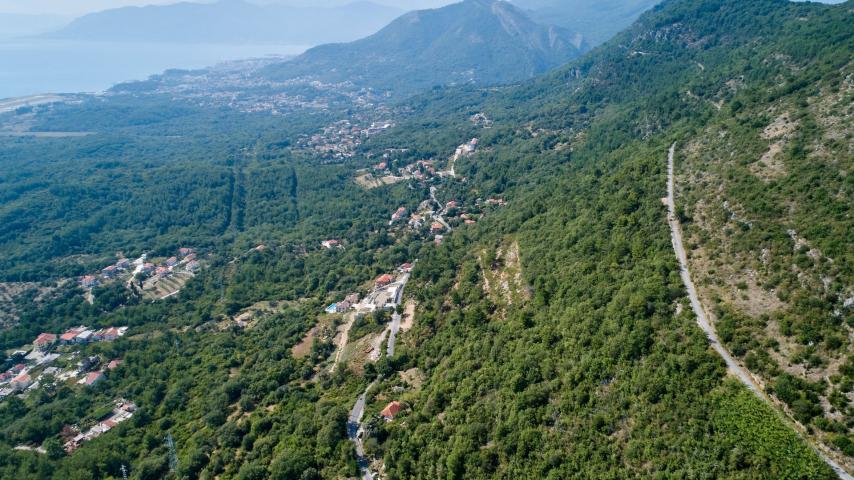 Prodaja građevinskog zemljišta 13.320 m² u Kavaču, opština Kotor