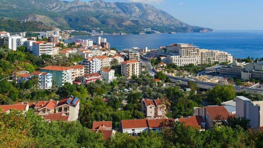 Zemljište 3650m2 na atraktivnoj lokaciji u Bečićima