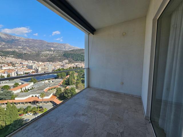 Jednosoban stan 63m2 u kompleksu Tre Canne u Budvi (Bez plaćanja poreza na prenos od 3%)