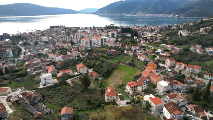 Urbanizovan plac u Tivtu sa Pogledom na More-440m2