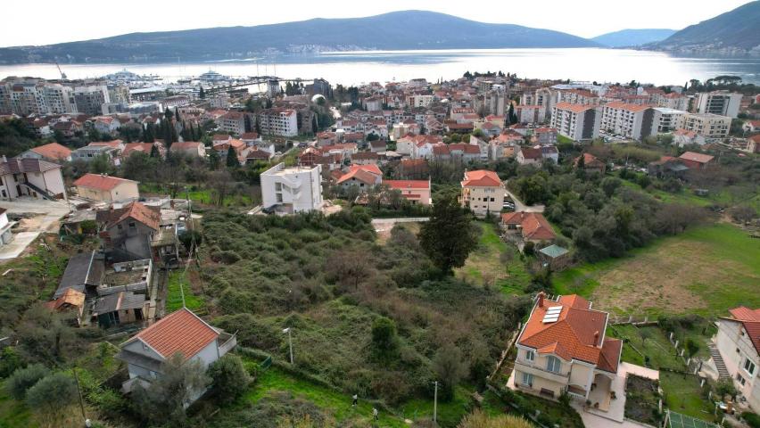 Urbanizovan plac u Tivtu sa Pogledom na More-440m2