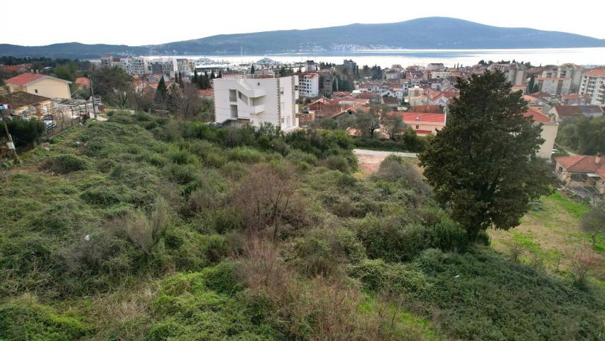 Urbanizovan plac u Tivtu sa Pogledom na More-638m2