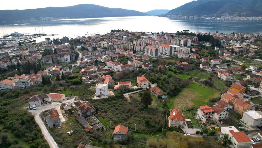 Urbanizovan plac u Tivtu sa Pogledom na More-638m2