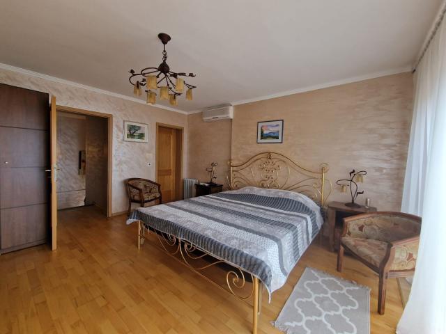 Sveti Stefan, Budva-Luksuzna kuća sa bazenom i pogledom na more