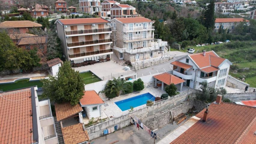 Sveti Stefan, Budva-Luksuzna kuća sa bazenom i pogledom na more