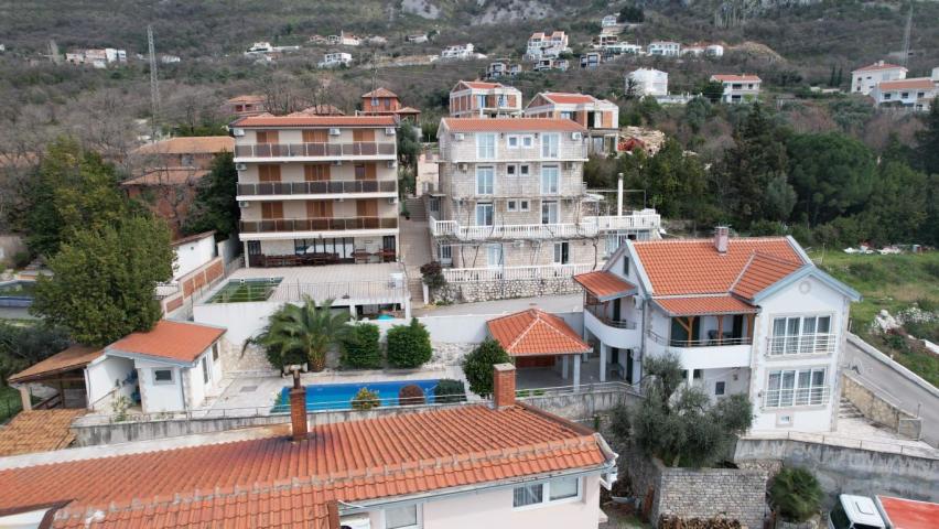 Sveti Stefan, Budva-Luksuzna kuća sa bazenom i pogledom na more