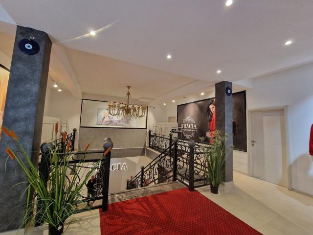 JAZ, BUDVA-Poslovni prostor 800m2