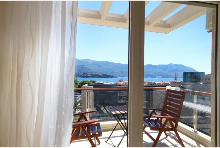 Prodaja – Budva, Gospoština, luksuzan dvosoban apartman 75 m² sa pogledom na more