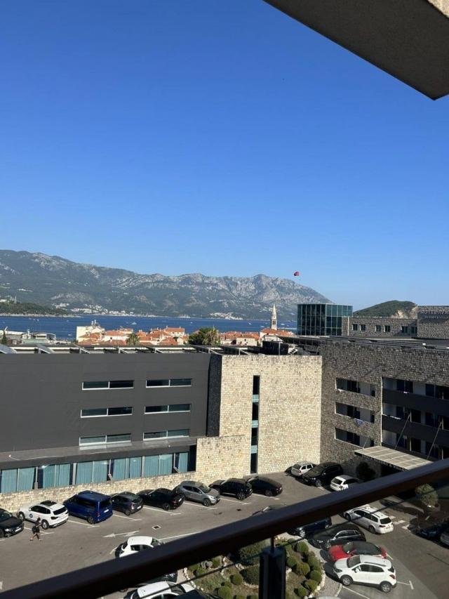 Prodaja – Budva, Gospoština, luksuzan dvosoban apartman 75 m² sa pogledom na more