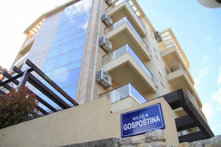 Prodaja – Budva, Gospoština, luksuzan dvosoban apartman 75 m² sa pogledom na more