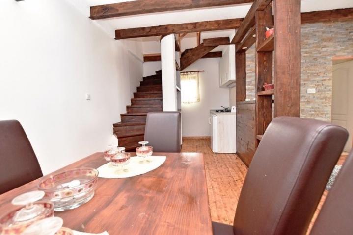 Prodaja imanja sa tri zavrsene kuce kuce, Herceg Novi-Vrbanj