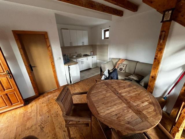 Prodaja imanja sa tri zavrsene kuce kuce, Herceg Novi-Vrbanj