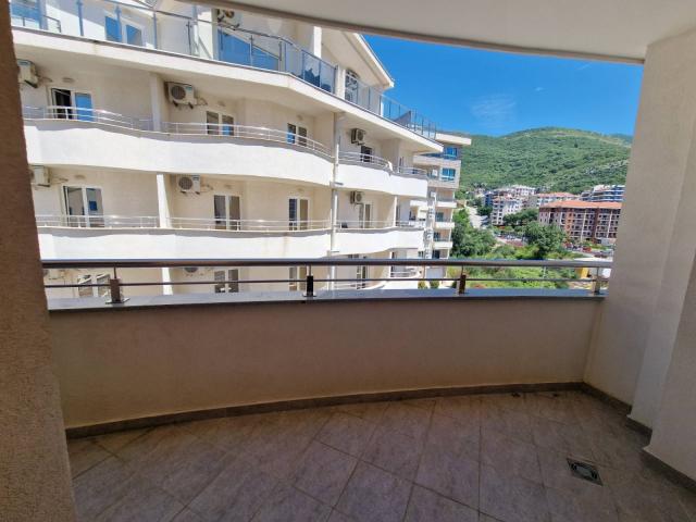 Nov dvosoban stan površine 89m2, Bečići. 
