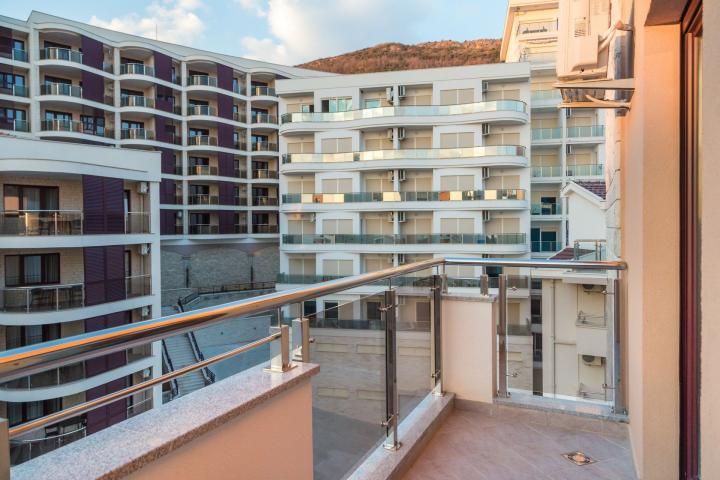 Nov dvosoban stan površine 89m2, Bečići. 