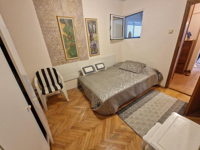 Prodaja dvosobnog nameštenog stana 89 m² sa prostranom terasom – Petrovac, Budvanska rivijera