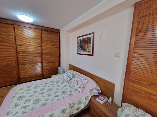 Prodaja dvosobnog nameštenog stana 89 m² sa prostranom terasom – Petrovac, Budvanska rivijera
