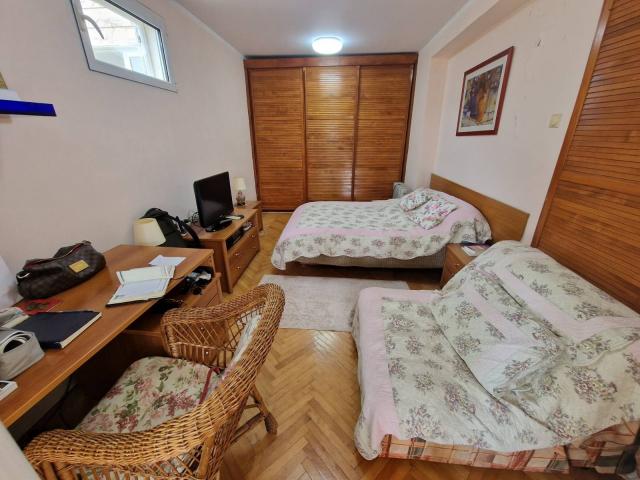 Prodaja dvosobnog nameštenog stana 89 m² sa prostranom terasom – Petrovac, Budvanska rivijera