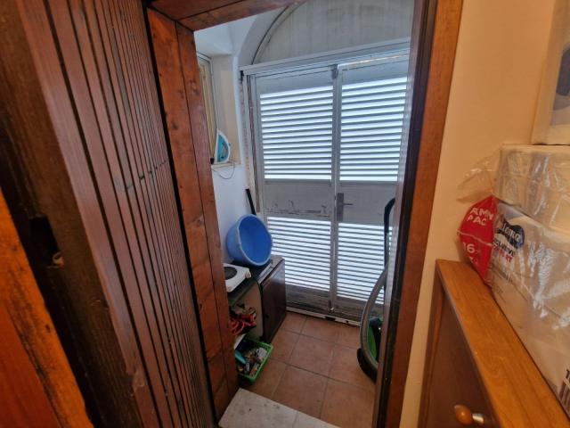 Prodaja dvosobnog nameštenog stana 89 m² sa prostranom terasom – Petrovac, Budvanska rivijera