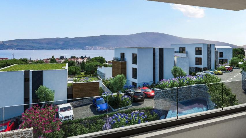Luksuzna townhouse vila u novom kompleksu u Tivtu, Donja Lastva, sa pogledom na more, privatnim baze