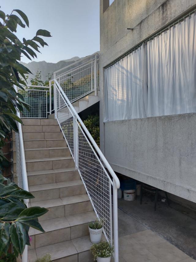 Zelenika, Herceg Novi - Prostrana Kuća 180 m² na Placu od 2000 m²