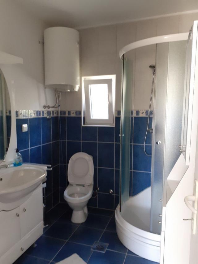 Zelenika, Herceg Novi - Prostrana Kuća 180 m² na Placu od 2000 m²