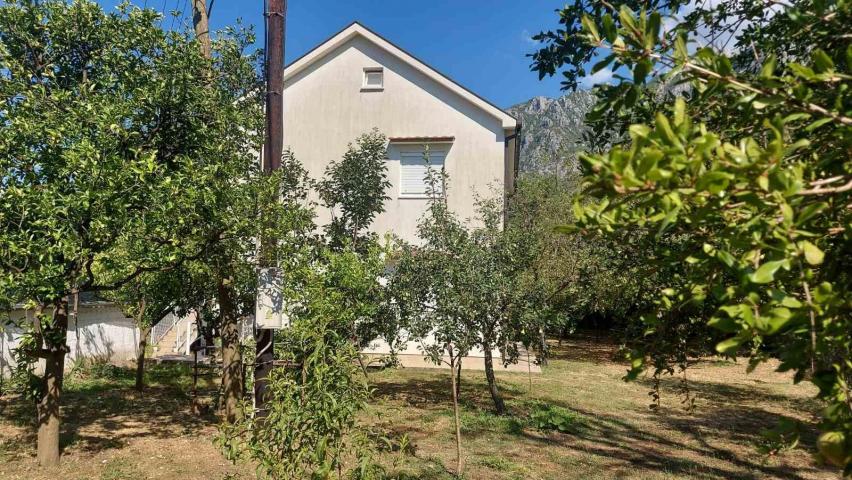 Zelenika, Herceg Novi - Prostrana Kuća 180 m² na Placu od 2000 m²