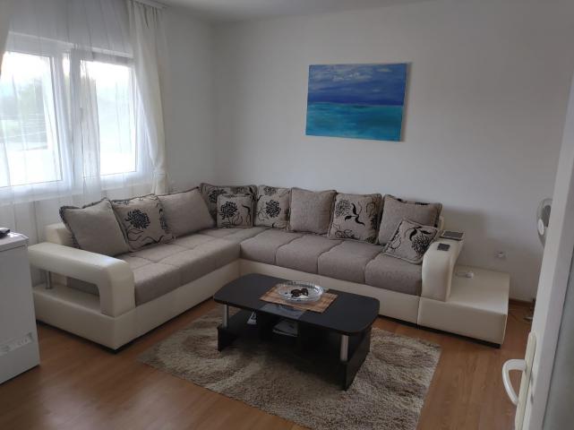 Zelenika, Herceg Novi - Prostrana Kuća 180 m² na Placu od 2000 m²