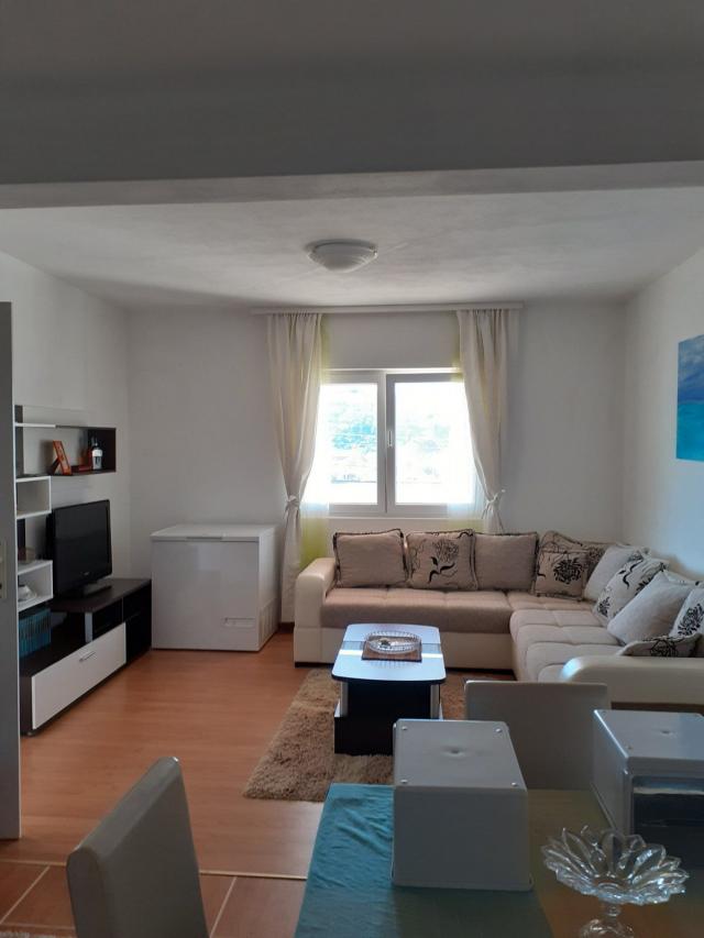 Zelenika, Herceg Novi - Prostrana Kuća 180 m² na Placu od 2000 m²