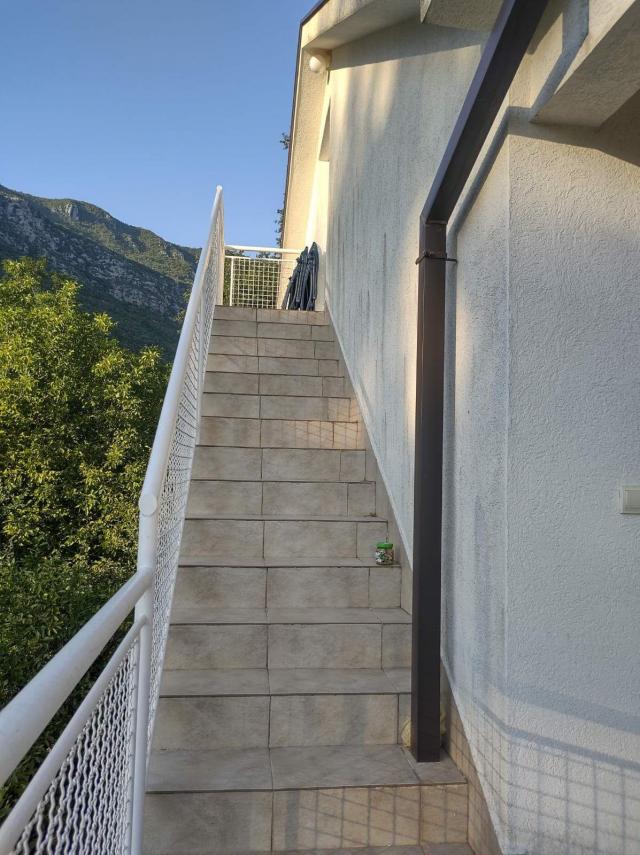 Zelenika, Herceg Novi - Prostrana Kuća 180 m² na Placu od 2000 m²