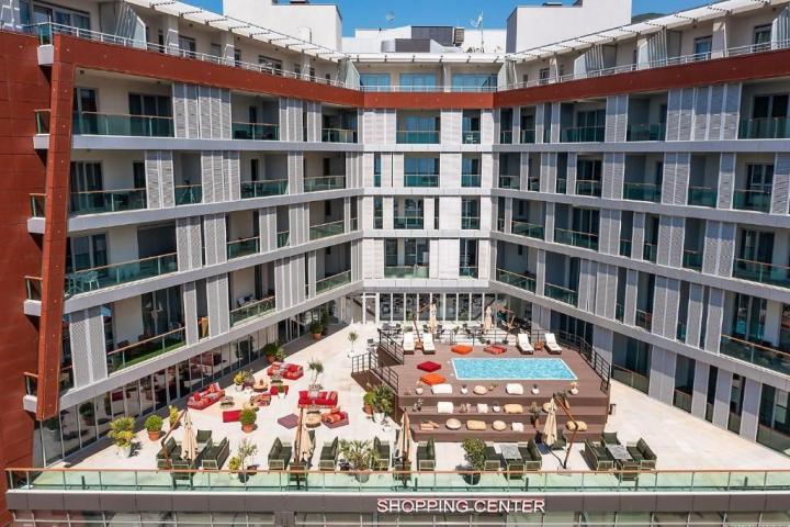 Poslovni prostor (37m2) u kompleksu TQ Plaza u centru Budve
