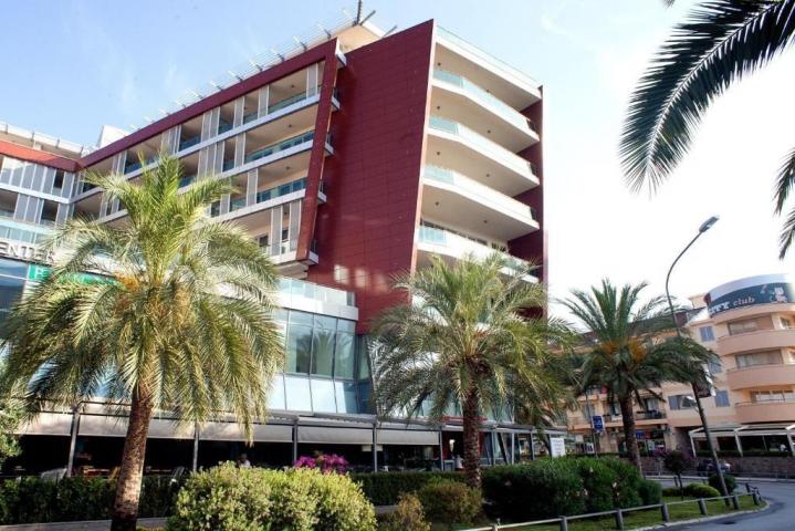 Poslovni prostor (37m2) u kompleksu TQ Plaza u centru Budve
