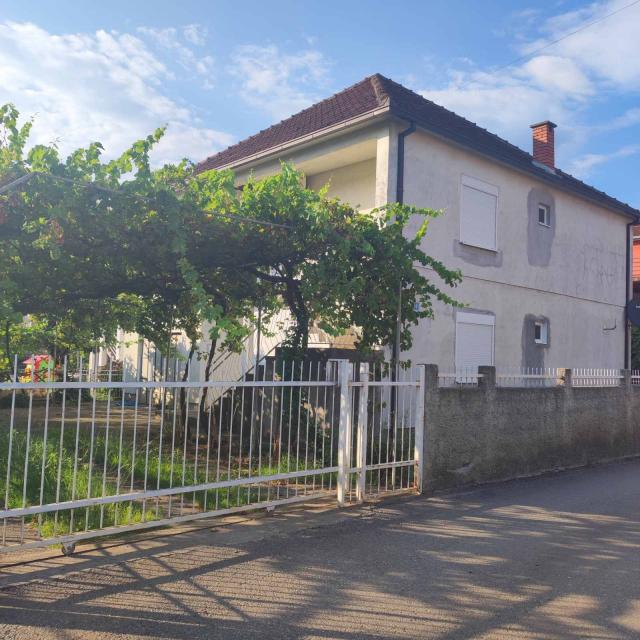 Podgorica, Zagorič-Sprat kuce 107m2