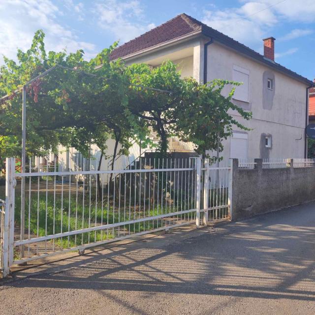 Podgorica, Zagorič-Sprat kuce 107m2