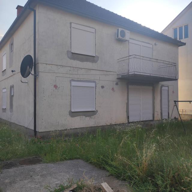 Podgorica, Zagorič-Sprat kuce 107m2