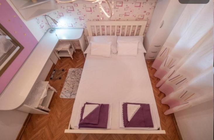 Prodaja, Budva, Dubovica-Kuca 42m2 sa dvoristem od 153m2